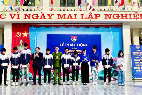 Tuổi trẻ Thanh Miện tổ chức cao điểm hỗ trợ người dân thực hiện dịch vụ công trực tuyến 