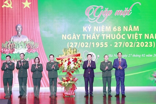 Chủ tịch Quốc hội dự Gặp mặt kỷ niệm 68 năm Ngày Thầy thuốc Việt Nam