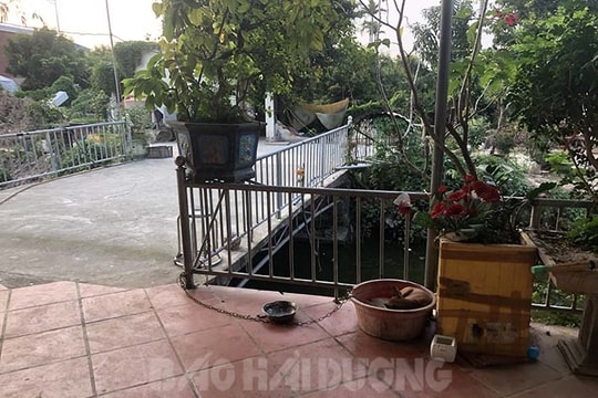 Hộ ông Thắng lấn chiếm lòng kênh T4 hệ thống trạm kênh Du Tái