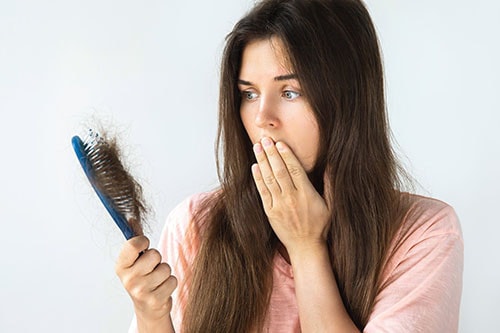 Rụng tóc và cách khắc phục bằng những thói quen đơn giản