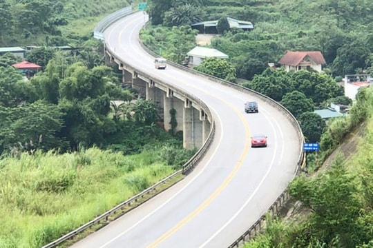 Kiến nghị mở rộng cao tốc Yên Bái - Lào Cai lên 4 làn xe