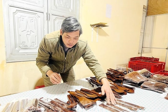 Độc đáo dụng cụ nhà bếp từ gỗ