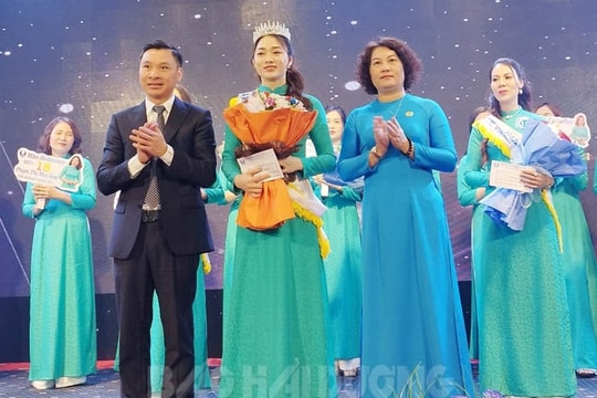 Sôi nổi Hội thi nữ công nhân viên nước sạch duyên dáng tài năng 