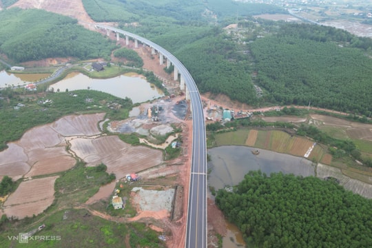 Bố trí vốn nâng cao tốc lên bốn làn xe