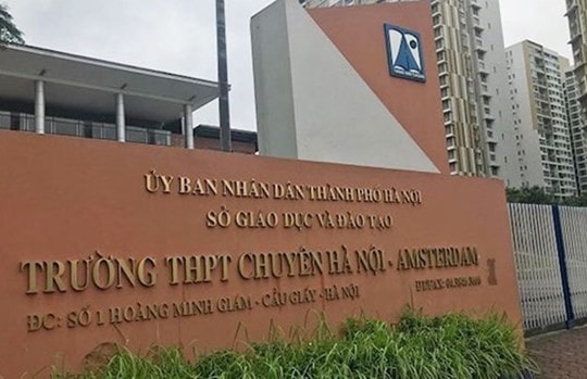 Không tổ chức lớp không chuyên trong trường THPT chuyên