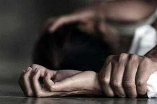 Tạm giữ 2 nghi can xâm hại tình dục bé gái 14 tuổi ở Hà Nội