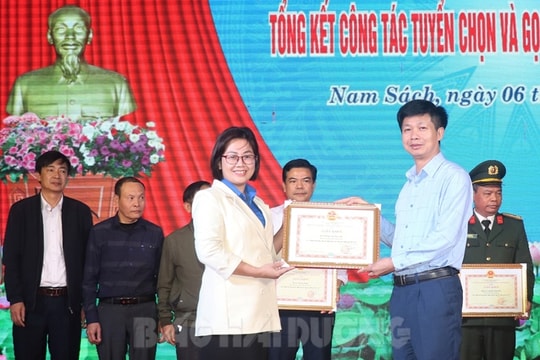 Nam Sách khen thưởng 21 tập thể, cá nhân làm tốt công tác tuyển quân năm 2023