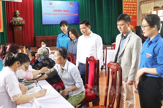 Huyện đoàn Nam Sách tổ chức khám bệnh miễn phí cho 120 người