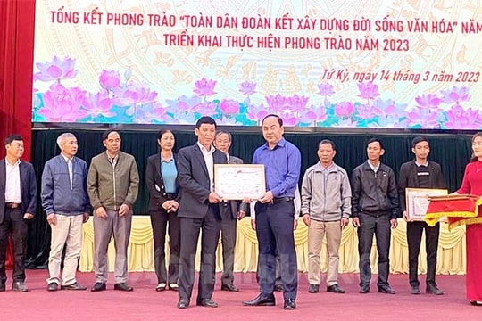 Tứ Kỳ khen thưởng 11 làng văn hóa 5 năm liên tục