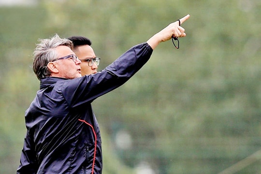 Ông Troussier có chiến thắng đầu tay cùng bóng đá Việt Nam