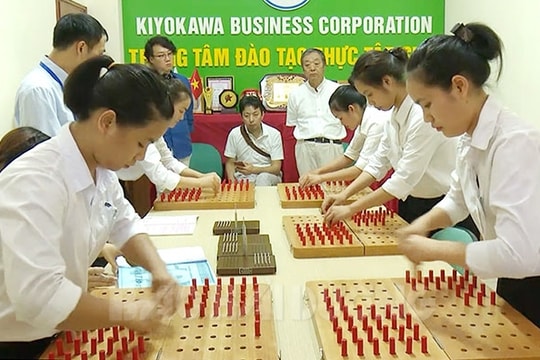 Hai Duong sees surge in number of contracted guest workers