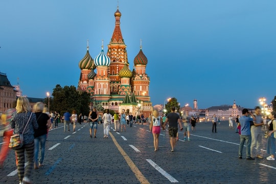Nga sắp triển khai visa điện tử, thẻ thanh toán cho du khách
