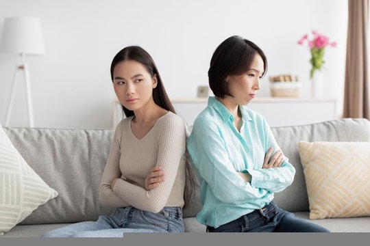 Những mẫu mẹ chồng mà con dâu nên ra ở riêng