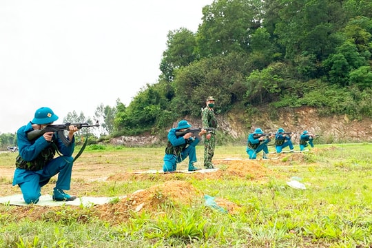 Chiến sĩ dân quân tự vệ Hải Dương miệt mài luyện tập