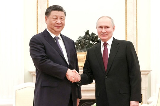 Ông Putin, ông Tập Cận Bình gọi nhau là "bằng hữu"