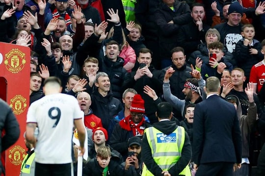 Khoảnh khắc điên rồ giúp MU vào bán kết FA Cup