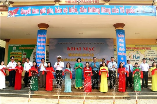 Triển lãm lưu động bản đồ và tư liệu về Hoàng Sa, Trường Sa tại Quảng Trị