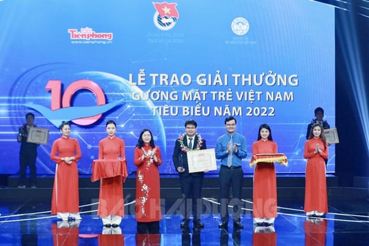 Tiến sĩ Trương Thanh Tùng: “Có nhiều nơi để đi nhưng chỉ có một chốn để về, đó là quê hương”