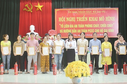 [Video] Xã Lai Vu đồng loạt ra mắt 18 tổ liên gia an toàn về phòng cháy, chữa cháy