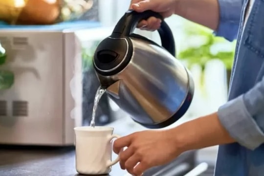 6 mẹo hay giúp loại bỏ cặn bẩn trong ấm siêu tốc hiệu quả