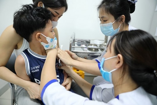 Cần tiêm vaccine kịp thời để khống chế nhiều bệnh truyền nhiễm