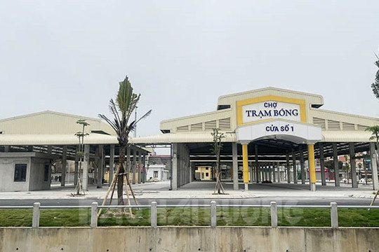 Chợ Trạm Bóng là công trình tài trợ của Công ty CP Tập đoàn Thành Công cho xã Quang Minh