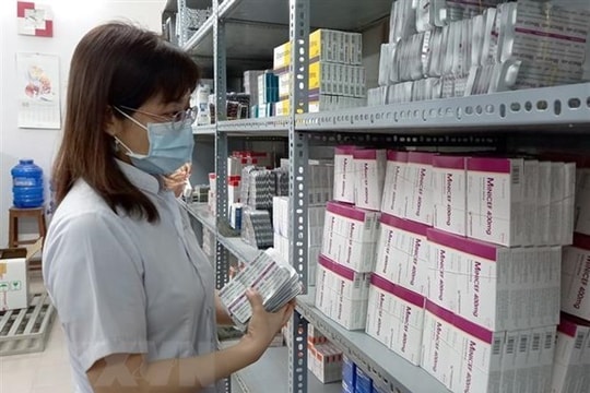 Không để người bệnh phải tự mua thuốc, vật tư y tế ngoài bệnh viện