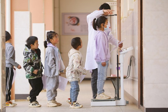 Học sinh Trung Quốc sẽ được đo mỡ máu định kỳ