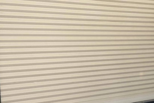 Bé trai 11 tuổi ở Quảng Ninh bị cửa cuốn kẹp tử vong