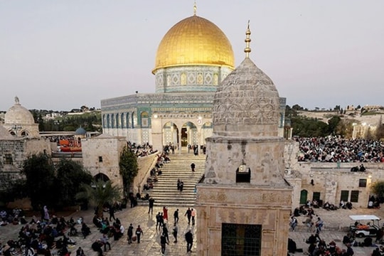 Xung đột bạo lực tại Nhà thờ Hồi giáo Al-Aqsa khiến 80 người bị thương