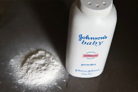 Johnson & Johnson đề nghị trả 8,9 tỷ USD dàn xếp các vụ kiện phấn rôm
