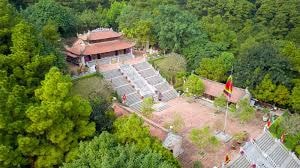 Viếng mộ Thầy Chu Văn An