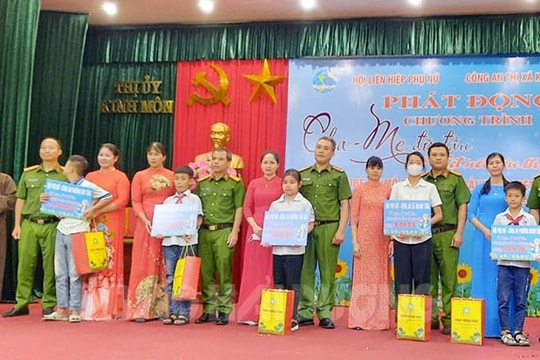 Những người cha đỡ đầu trẻ mồ côi ở Kinh Môn