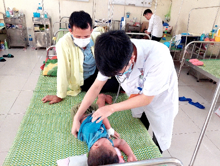 Giao mùa, bệnh dịch "tấn công" trẻ nhỏ