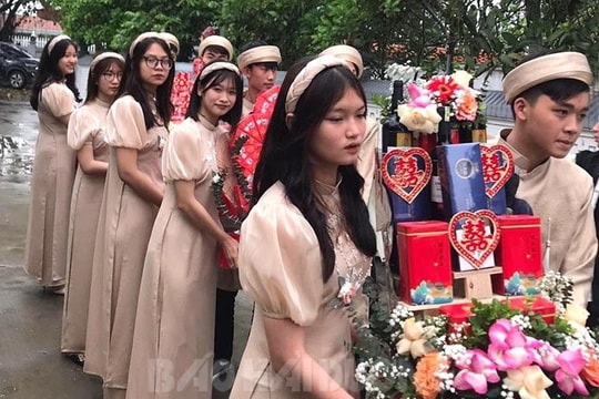 Bê tráp đám cưới, đám hỏi để gây quỹ tình nguyện