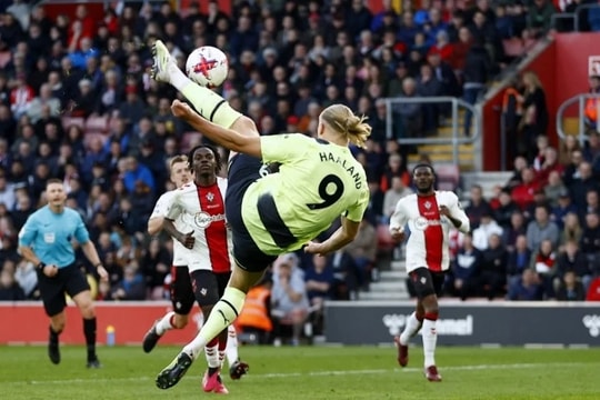 Erling Haaland lập cú đúp, Man City thắng đậm