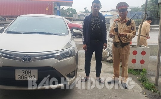 Phát hiện thêm một người dùng giấy phép lái xe giả