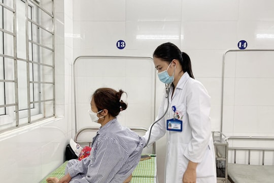 Người phụ nữ ở Nam Sách bị sán lợn tấn công vì ăn tiết canh... giải nhiệt