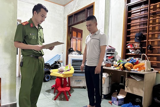 Bắt tạm giam đối tượng cho vay nặng lãi lên đến 365% /năm
