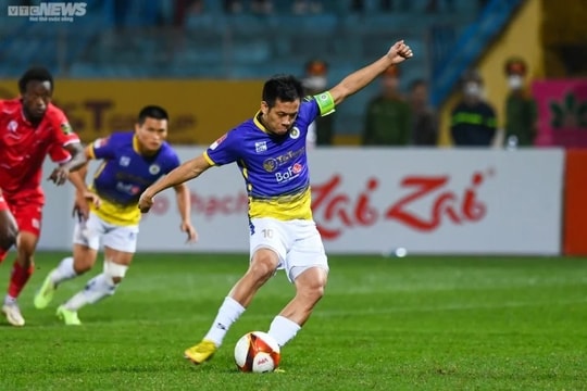 Văn Quyết ghi 100 bàn ở V-League: Hơn 20 năm chỉ 3 cầu thủ Việt Nam đạt được