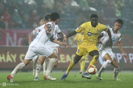 SLNA - HAGL: Chủ nhà sa sút