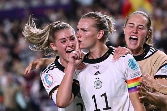 Tuyển nữ Việt Nam đá giao hữu với Đức chuẩn bị cho World Cup