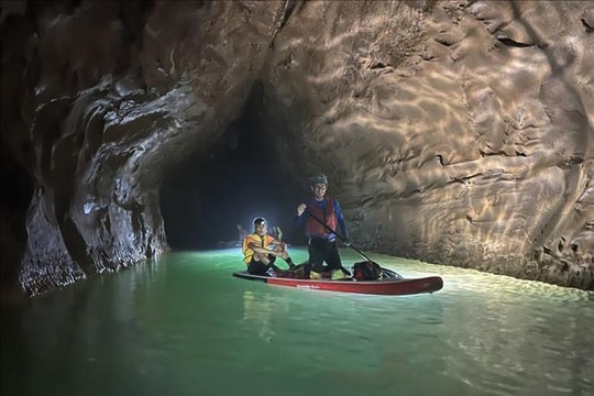 Phát hiện thêm 22 hang động mới ở Quảng Bình