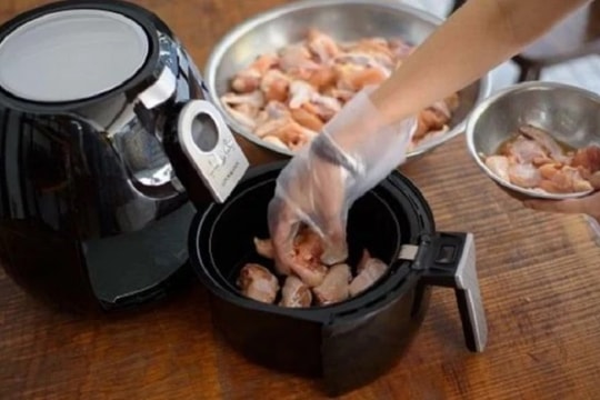 Mẹo rã đông thực phẩm bằng nồi chiên không dầu đơn giản, nhanh chóng