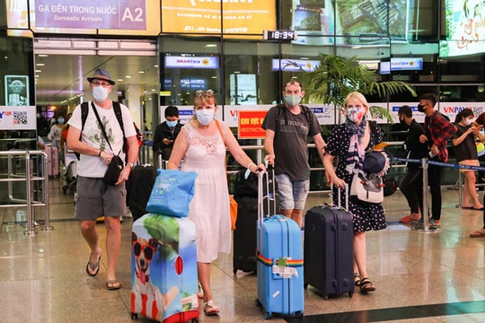 [Infographic] Vietnam draws nearly 2.7 million foreign arrivals in Q1