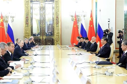 Tổng thống Nga Putin tiếp Bộ trưởng Quốc phòng Trung Quốc