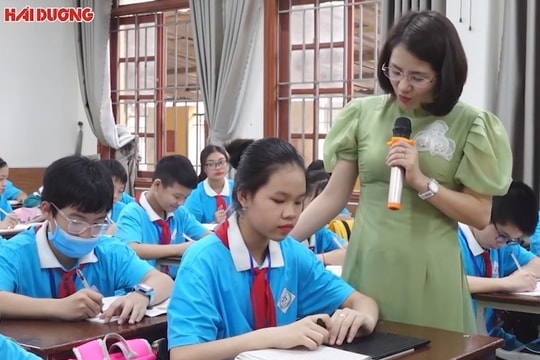 Cô học trò khiếm thị với tiếng đàn piano thánh thiện