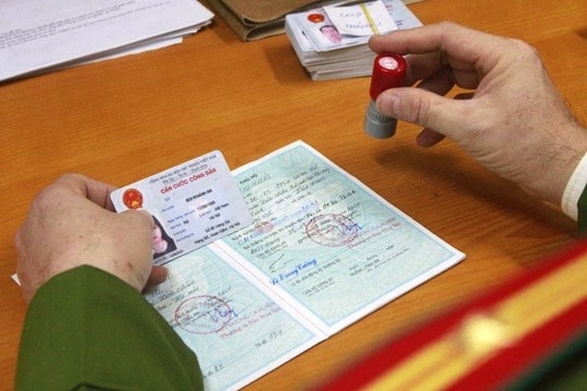 Giấy khai sinh không ghi tên cha có làm căn cước công dân được không?