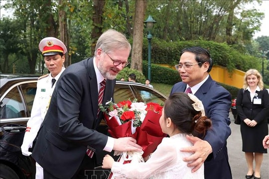 Thủ tướng Phạm Minh Chính chủ trì Lễ đón Thủ tướng Cộng hòa Séc thăm chính thức Việt Nam