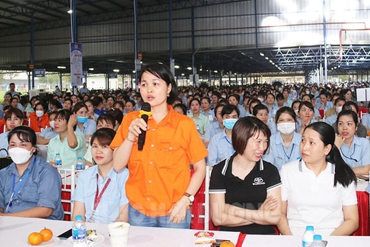 Chia sẻ kỹ năng nuôi dạy trẻ vị thành niên cho nữ công nhân 
